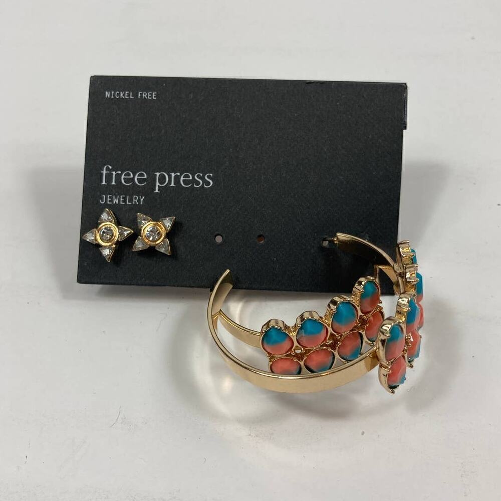 4/$25 NWT Free Press set of 2 earrings